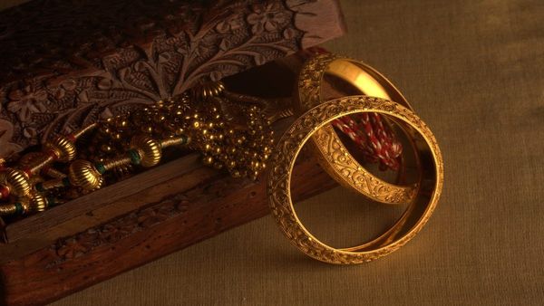 Delhi Gold Rate Today Nears Rs 1.50 Lakh; Silver Prices Rally: Latest 22K, 24K, 18K Rates on Mahavir Jayanti