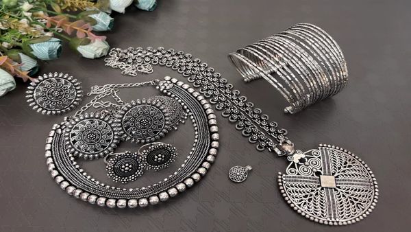 Silver Rates In India Drop By Rs 10,000 In Single Day; Why Are Silver Prices Falling? Silver Rates City-Wise