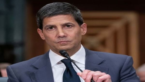 Kevin Warsh Takes Over Federal Reserve; Becomes First Fed Chair Sworn In at White House Since 1987
