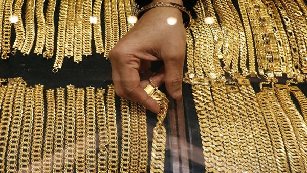Gold Rates Today (06-06-2026) Fall Sharply: 24K, 22K, 18K Gold At IBJA, Tanishq, Malabar, Joyalukkas