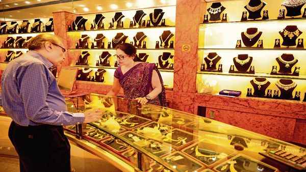 Gold Rates Today Drop Brutally; 24K, 22K, 18K Gold Prices At IBJA, Tanishq, Malabar, Joyalukkas