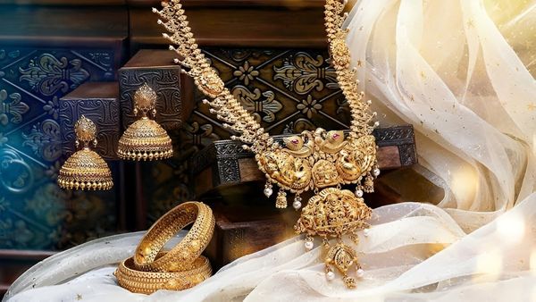 Gold Rate Today, August 4; 24k, 22k,18k Gold Prices Fall Across Tanishq, Malabar, Joylukkas, Kalyan