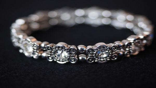 Silver Rate Today in India Crashes Over 2% in a Single Day; Check Latest White Metal Prices on Oct15