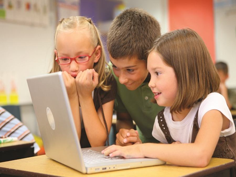 Children with laptop