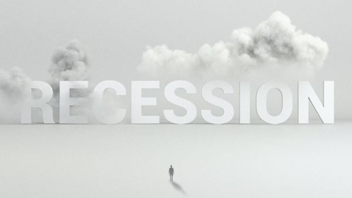 A chart showing the correlation between high oil prices and global recessions