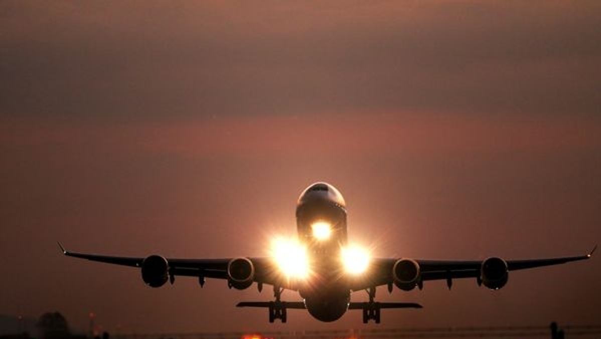 airline operational strategy board