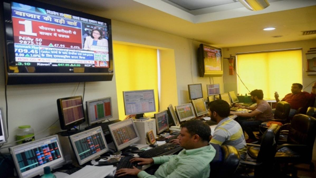 Investment Opportunities in a Declining Stock Market