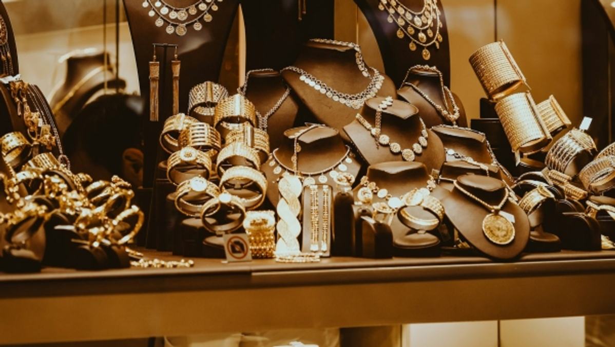 Gold jewellery