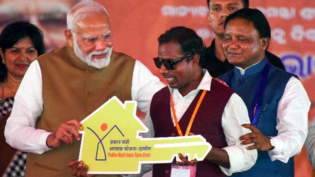 PM Awas Yojana 2025  Application Status  Common Mistakes  amp amp  Who Will Get Benefits  Check Full Details