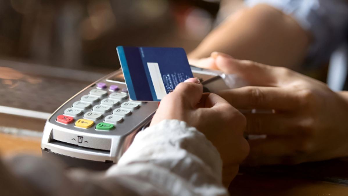 The Card Only Crorepatis Can Get  This Credit Card Gives You Rs 2 Lakh In Rewards Every Year     Without Paying A Fee