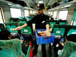 Indian Railway: ट्रेनों में अब बिल नहीं तो खाना होगा मुफ्त