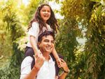 Daughters Day कल : LIC देती है 121 रु में पॉलि‍सी, बेटी का बन जाएगा भव‍िष्‍य