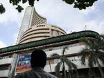 Sensex पहली बार 57000 अंक और Nifty 17000 अंक के ऊपर बंद