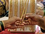 Gold ज्यादा खरीदना ठीक नहीं, जानिए घर में रखने की लिमिट