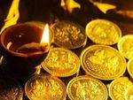 Gold and Silver rate : आज सोना और चांदी के रेट हुए कम, जानिए कितना
