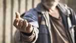 Beggar: भीख मांग कर कमाता है 60-75 हजार रु महीने, कौन है दुनिया का सबसे अमीर भिखारी