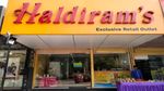 Haldiram Business Idea: हल्दीराम के साथ शुरु करें ये बिजनेस, घर बैठे करना होगा काम, लाखों में होगी कमाई