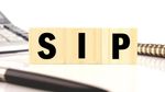 SIP vs Step-Up SIP: 10 साल में करोड़पति बनने का सपना होगा पूरा, बस ऐसे करें निवेश, समझें कैलकुलेशन