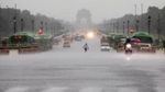 Weather Update: दिल्ली में होगी अगले 5 दिनों तक झमाझम बारिश, कई राज्यों में हुए बाढ़ जैसे हालात