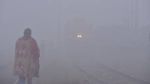 Aaj Ka Mausam: पहाड़ों पर हिमपात से बढ़ी हाड़ कंपाने वाली ठंड, दिल्ली सहित इन राज्यों में घने कोहरे की चेतावनी