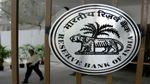 RBI ने लिया एक्शन...इस बैंक पर लगाया भारी जुर्माना, क्या है फाइन की वजह, ग्राहकों पर क्या होगा असर?