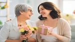 Mothers Day Gift: इस मदर्स डे मां को दें ऐसा गिफ्ट, जो हर साल बढ़ाए पैसा, जानिए मां के लिए सबसे स्मार्ट गिफ्ट