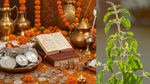 தங்கம் டூ துளசி: அட்சய திருதியை 2025-ல் அதிர்ஷ்டத்தையும் செழிப்பையும் வழங்கும் மங்களகரமான பொருட்கள்!