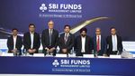 ஒரே நாளில் பல கோடிகளுக்கு அதிபதியான SBI ஊழியர்கள்..!! இது தான் கூரையை பிச்சுகிட்டு கொட்டுறதோ?