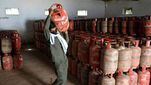LPG Cylinder Prices: తగ్గిన గ్యాస్ సిలిండర్ ధర.. వినియోగదారులకు ఊరట.. ఎక్కడ ఎంతంటే..