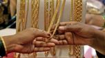 Gold Price Today: పసిడి ప్రియులకు శుభవార్త.. డాలర్ దెబ్బకు కింద పడిన గోల్డ్ ధర..