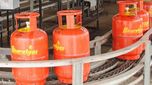 Cess On LPG, Natural Gas: ఎల్పీజీ, నేచురల్ గ్యాస్ వాడుతున్న వారికి షాక్..!