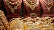 Gold Rate In India, August 10: 24K, 22K, 18K Prices Pause Near Record Level; Silver Flat Too