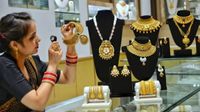 பழைய தங்க நகையை விற்க போறீங்களா? இந்த 5 விஷயங்கள முதல்ல தெரிஞ்சிக்கோங்க..!!