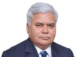 ஆதார் எண் சர்ச்சையில் சிக்கிய டிராய் தலைவருக்கு பதவி நீட்டிப்பு வழங்கிய மத்திய அரசு!