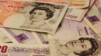 13 முறை நடு ரோட்டில் பணக் கட்டு..! எல்லாம் பவுண்ட் ஸ்டெர்லிங்கில்..! பணத்தை என்ன செய்தார்கள்..? 