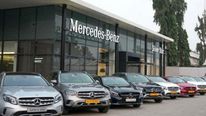Mercedes Benz-க்கே இந்த நிலையா? 38% சரிவில் விற்பனை! 