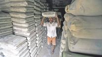 சிமெண்ட் விலை ஒரு மூட்டைக்கு ரூ.30 உயர்கிறதா? ரியல் எஸ்டேட் துறையினர் அதிர்ச்சி! 