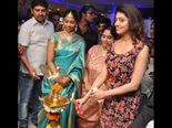 బ్లూస్టార్ హోటల్ లాంచ్: ప్రణీత సందడి(పిక్చర్స్)