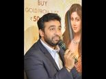 గోల్డ్ కాయిన్స్ ఆవిష్కరించిన శిల్పాశెట్టి(పిక్చర్స్)