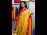 ‘స్టైల్స్ అండ్ వీవ్స్’: సినీ తారల సందడి(పిక్చర్స్)