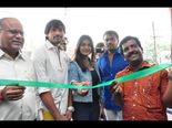 పోచంపల్లి మేళాలో నటి నేహా సందడి(పిక్చర్స్) 