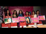 ఎగ్జిబిషన్: నటి శ్వేతారెడ్డి సందడి(పిక్చర్స్)