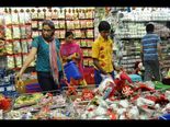 క్రిస్టమస్: ఊపందుకున్న షాపింగ్ కాంప్లెక్స్‌ల హడావుడి (ఫోటోలు)