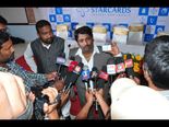 షాపింగ్‌కు ప్రత్యేకం: స్టార్ కార్డ్స్ (ఫోటోలు)