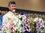 చంద్రబాబు పై అమితమైన ప్రేమ చూపిస్తున్న హిజ్రాలు అసలు ఏమి చేసారో తెలుసా?