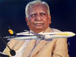 నరేష్ గోయల్ దంపతుల్ని విమానం నుంచి దించేశారు: లండన్ పారిపోయేవారా?