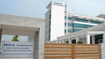 HCL టెక్ లాభంలో 24% వృద్ధి: ఉద్యోగాలిస్తాం.. 15,000 మందికి గుడ్‌న్యూస్