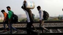 అయినా సరే... రప్పించాల్సిందే! వలస కార్మికులకు కంపెనీల వరాలు 