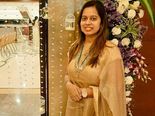  స్టాక్ మార్కెట్ లాభాలతో కలలు నెరవేర్చుకుంటున్న మహిళ.. బ్యాంక్ ఉద్యోగం వదిలేసి.. ప్రపంచాన్ని చుట్టేస్తోంది..