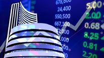 Stock Market: రంకెలేస్తున్న బుల్.. లాభాల్లో దూసుకుపోతున్న మార్కెట్లు.. లాభాల్లో స్టాక్స్.. 